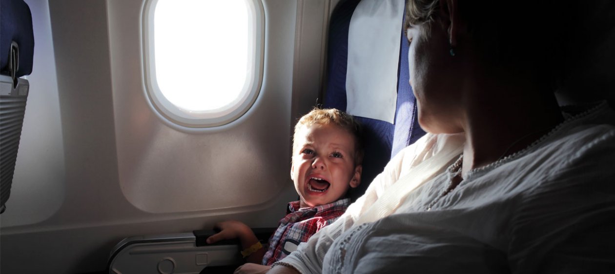 Aerolínea introduce zonas libres de niños en todos sus vuelos