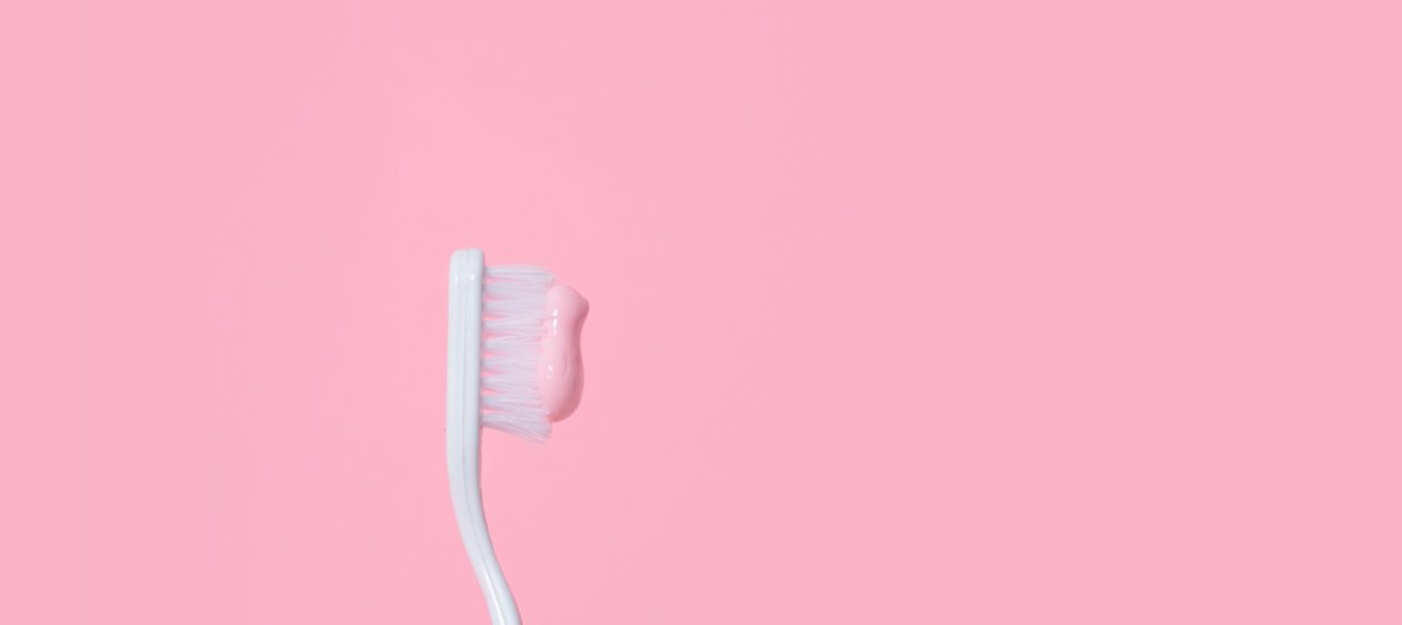 ¿Por qué la pasta de dientes debería estar en tu kit de manicure?