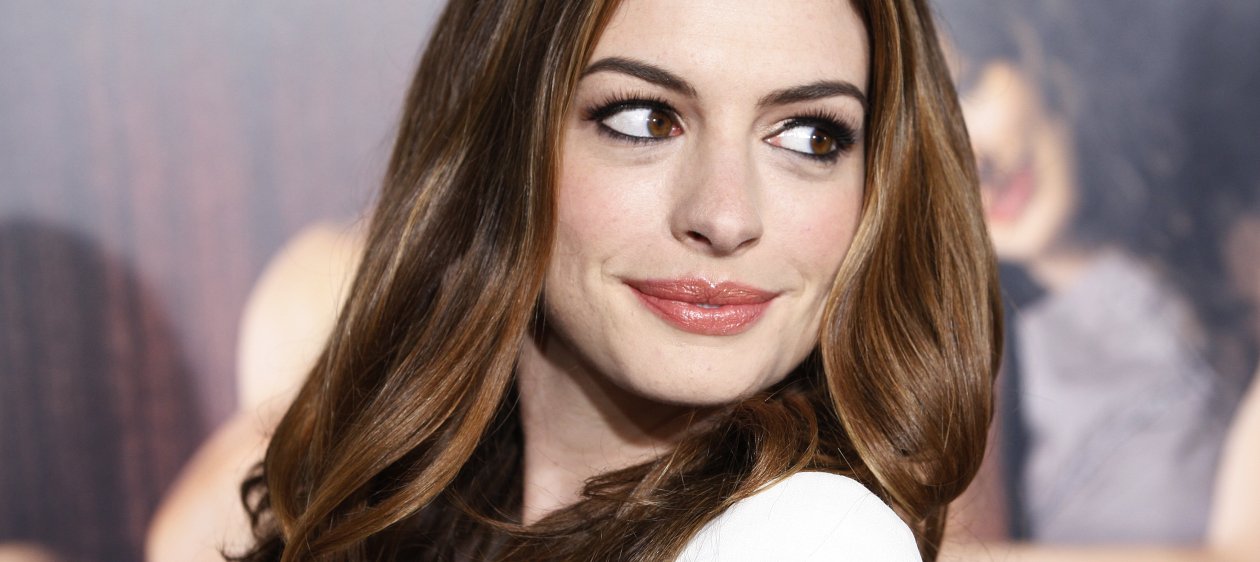 Anne Hathaway se adelanta a las críticas y avisó que estará 